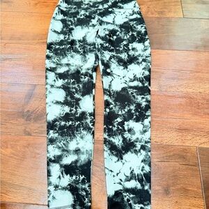 Balance Collection Monochrome Tie-Dye Leggings